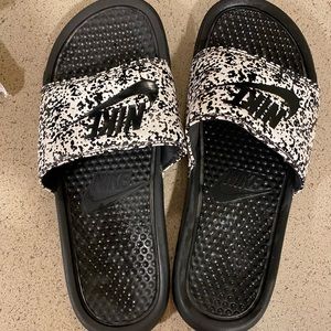 Nike slides